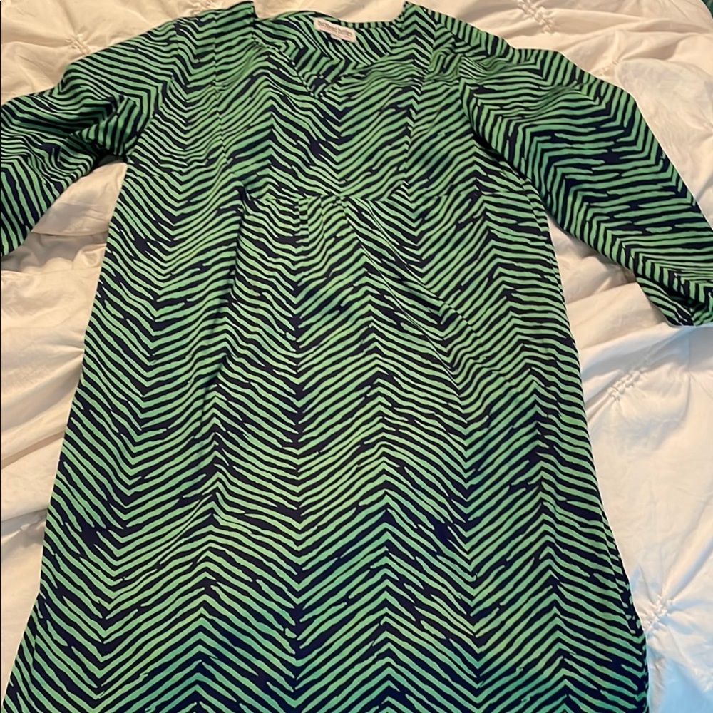Buckhead Betties - size medium - Green and Navy Dress- EUC
